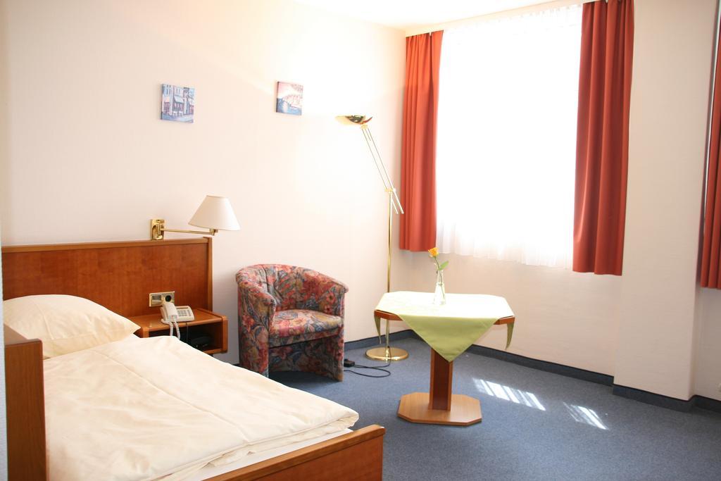 Atrium Hotel Crimmitschau Quarto foto